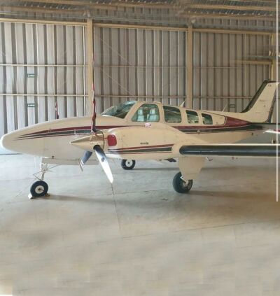 Imagem principal de Baron 58 loading=